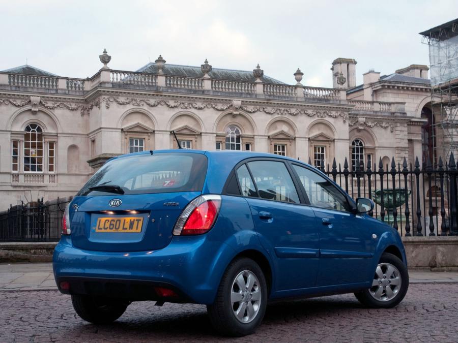  Kia Rio Hatchback 2009 года  (UK) (фото 17 из 19)